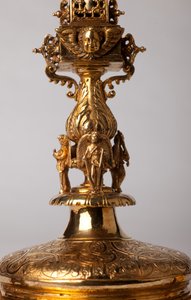 Reliek kruis. Metaalbewerking met juwelen. Oorsprong abdij (Saint-Amand Tournai, ex-Elnone). 16e eeuw. Detail.