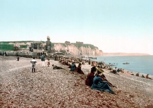 Zicht op het strand en het Casino van Dieppe. Fotochrome ca. 1890. door Unknown artist