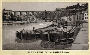 Uitzicht op de haven van de Rance in Dinan, Côtes-d