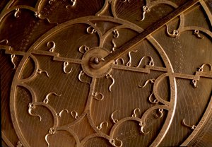Detailweergave van een koperen astrolabium