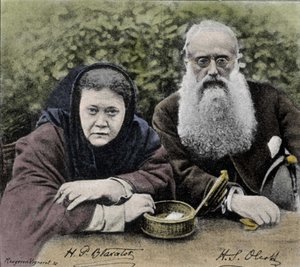 Elena Petrovna Blavatsky (1831-1891), Russische theosoof, medeoprichter van de Theosofische Vereniging in 1875 met Henry Steel Olcott. door Unknown artist