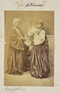 [Groepsportret van een muzikant en een danseres]. door Unknown artist