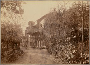 [Hermitage in Sénart, uitzicht op de lift]. door Unknown artist