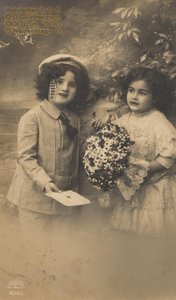 Historische naamdag wenskaart, kinderen in poppenkostuum, kitscherig, romantisch