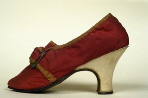 Model van schoenen (pumps) rood met hak voor vrouwen uit de 18e eeuw. Museo del Castello, Milaan door Unknown artist
