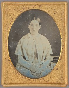 [Portret van een zittende vrouw]. door Unknown artist