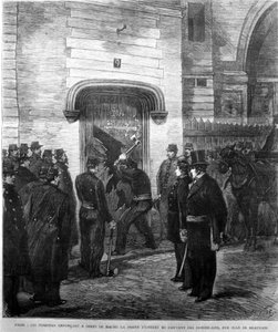 De brandweerlieden sloegen de toegangsdeur van het Dominicaanse klooster op Rue Jean de Beauvais in Parijs in 1880 in. Gravure uit de 19e eeuw. door Unknown artist
