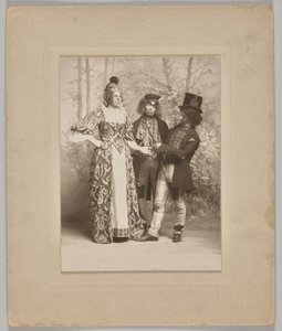 Zonder titel (theatrale scène met 3 figuren: de handlezer)
