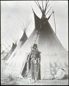 Blackfoot Indiaan, Calgary gebied door Unknown photographer