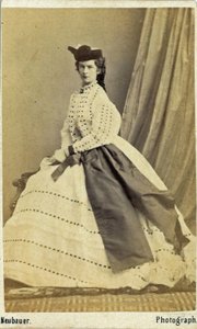 Elisabeth, keizerin van Oostenrijk en koningin-gemalin van Hongarije (24 december 1837 – 10 september 1898) (foto) door Unknown photographer