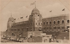 Toegang tot het stadion, tentoonstelling van het Britse Rijk, Wembley door Unknown photographer