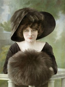Franse komiek Cora Laparcerie (1875-1951) foto uit de Franse krant 