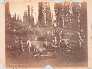 Generaal McQueen en staf bij het ontbijt, Black Mountain expeditie door Unknown photographer