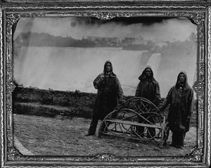 Groepsportret bij Niagara Falls, ca. 1855 door Unknown photographer