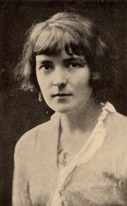 Katherine Mansfield door Unknown photographer