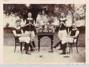 Polo team met trofeeën