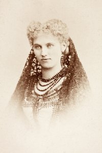Portret van Christine Nilsson in kostuum door Unknown photographer