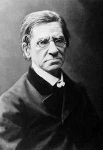 Portret van Emile Littre, Franse filoloog, arts en politicus. door Unknown photographer