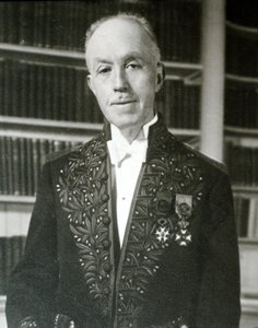 Portret van Louis-Victor-Pierre-Raymond De Broglie (foto) door Unknown photographer