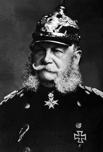 Portret van Willem I (1797-1888), Koning van Pruisen van 1861 tot 1888, hij werd Keizer van Duitsland van 1871 tot 1888. door Unknown photographer