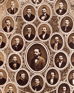 Portretten van leden van het Provisioneel Theaterorkest van Praag, met Antonin Dvorak en Bedrich Smetana