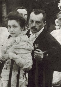 Vladimir Dmitrievich Nabokov en Elena Ivanovna Rukavishnikova door Unknown photographer