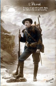 WWI ansichtkaart, Alpine jager. "Geloof wat de kleine Alpine zegt, het militarisme zal het einde zien." (foto)