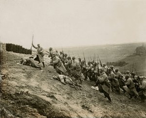 Oorlog van 14-18 (1914-1918) - Propaganda - Fotografische stereoscopische glasplaat LSU (L.S.U. La Stereoscopie Universelle) uitgegeven in 1914: verwijdering van de grote uitloper van Notre-Dame de Lorette (gemeente Ablain-Saint-Nazaire - Ablain Saint Naza door Unknown photographer