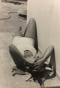 Vrouw aan boord van het cruiseschip 
