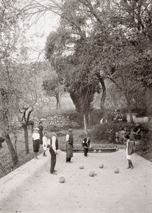Spel van bocce (zw/w foto) door Vittorio Alinari