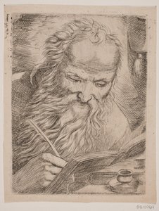 Een oude man schrijft in een boek