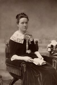 Millicent Fawcett (geboren Garrett - 1947-1929) Engelse feministe, 50 jaar leider van de beweging voor vrouwenkiesrecht. Zus van de pionierende vrouwelijke arts Elizabeth Garrett Anderson; vrouw van Henry Fawcett, de blinde radicale politicus
