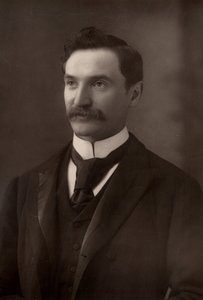 Solomon Joseph Solomon (1860-1927) Engelse portret- en muurschilder. In de Eerste Wereldoorlog introduceerde hij het gebruik van camouflage in het Britse leger