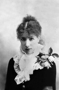 Actrice Sarah Bernhardt (1844-1923) als Marguerite Gautier in het toneelstuk van AlexandreDumas "La dame aux Camelias" in 1880 door W. and D. Downey