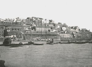 Uitzicht vanaf de zee, Jaffa, Palestina, 1895 door W and S Ltd