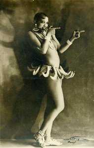 Josephine Baker in haar beroemde bananen kostuum c.1927