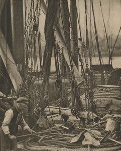 Aan de voet van de mast op een Thames Barge