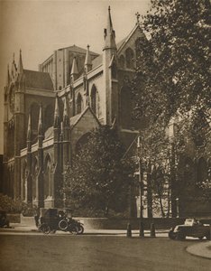Bloomsbury Kathedraal: De Katholiek Apostolische Kerk in Gordon Square, ca. 1935 door Walter Benington
