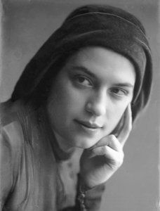 Portret van Anita Pittoni, ca 1940 (z/w foto)