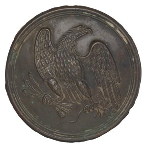 Bord met gestempeld koperen adelaarontwerp van een patroonriem, 1862-1865
