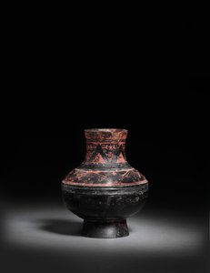 Kleine rood-geschilderde zwart-gelakte zwarte aardewerken pot, Hu, 476-221 v.Chr. door Warring States period Chinese School