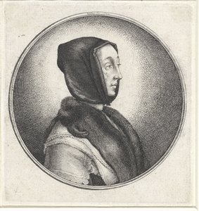 Vrouw met zwarte hoofddoek en stola van bont