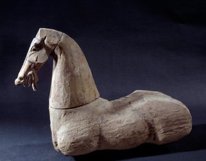 Chinese kunst: Houten paard. Beeldhouwwerk uit de Han-periode. Parijs, Musee Cernuschi door Western Han Dynasty Chinese School