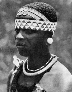 De vrouw van een Angoni-hoofdman, Mozambique, Afrika