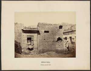 Medinet-Habou, een Thebe, premièrehof door Wilhelm Hammerschmidt