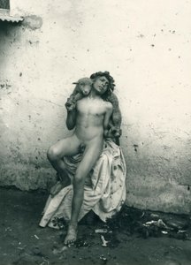 Jonge jongen met Schaap, Sicilië. c1899 (zw/w foto) door Wilhelm von Gloeden