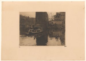 Gezicht op de overhaal bij de Montelbaanstoren in Amsterdam