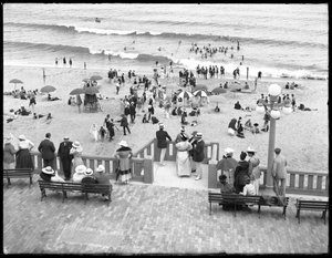 Strandgangers en baders, Deal, New Jersey, juli 1916