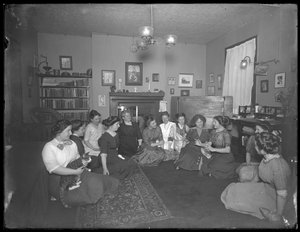 Harriet E. Hassler met een groep jonge vrouwen, 206 W. 13th Street, New York door William Davis Hassler
