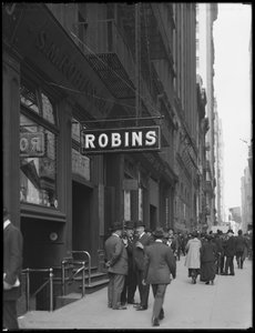 S.M. Robins Co. bord op 35 Broadway, New York City, 2 mei 1916 door William Davis Hassler